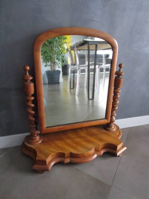 Antique tilting tabletop mirror