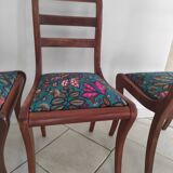 Set of 4 wooden chairs