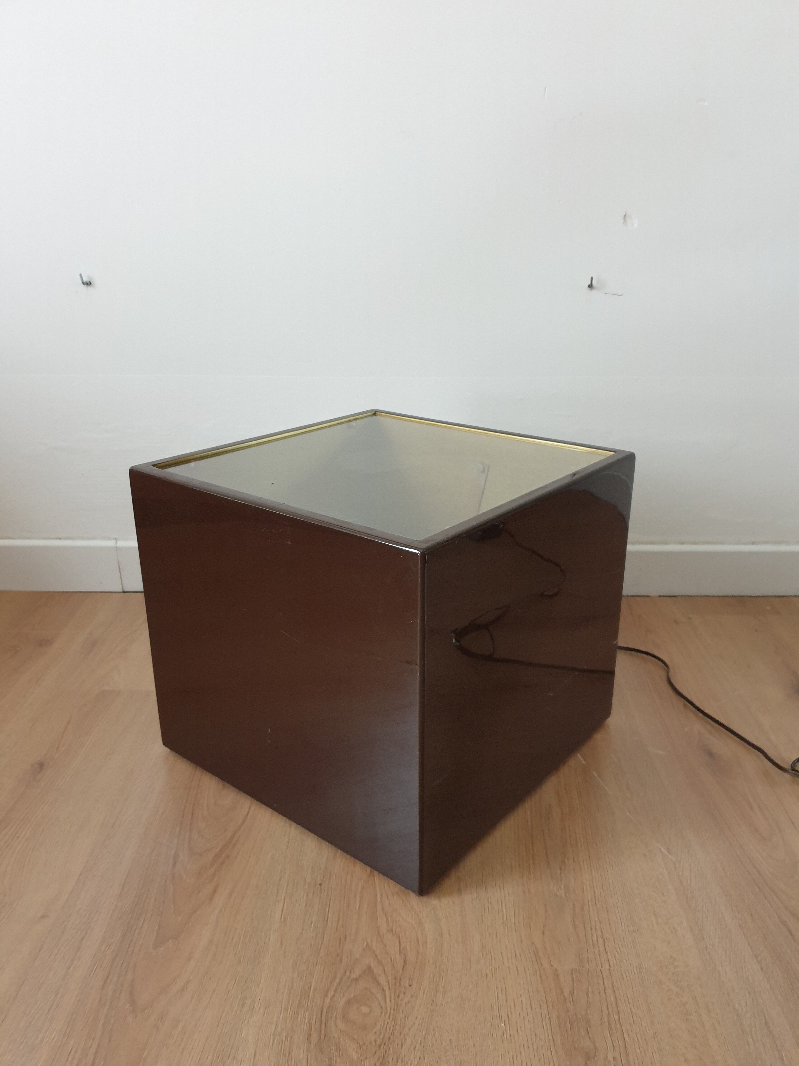 Cube floor lamp