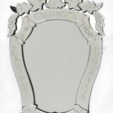 Oval mirror called Venice
