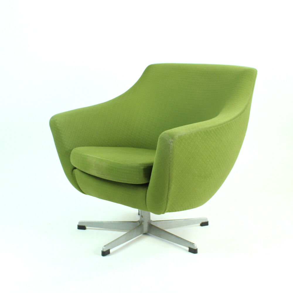Fauteuil vert du milieu du siècle par Up Zavody, Tchécoslovaquie 1979