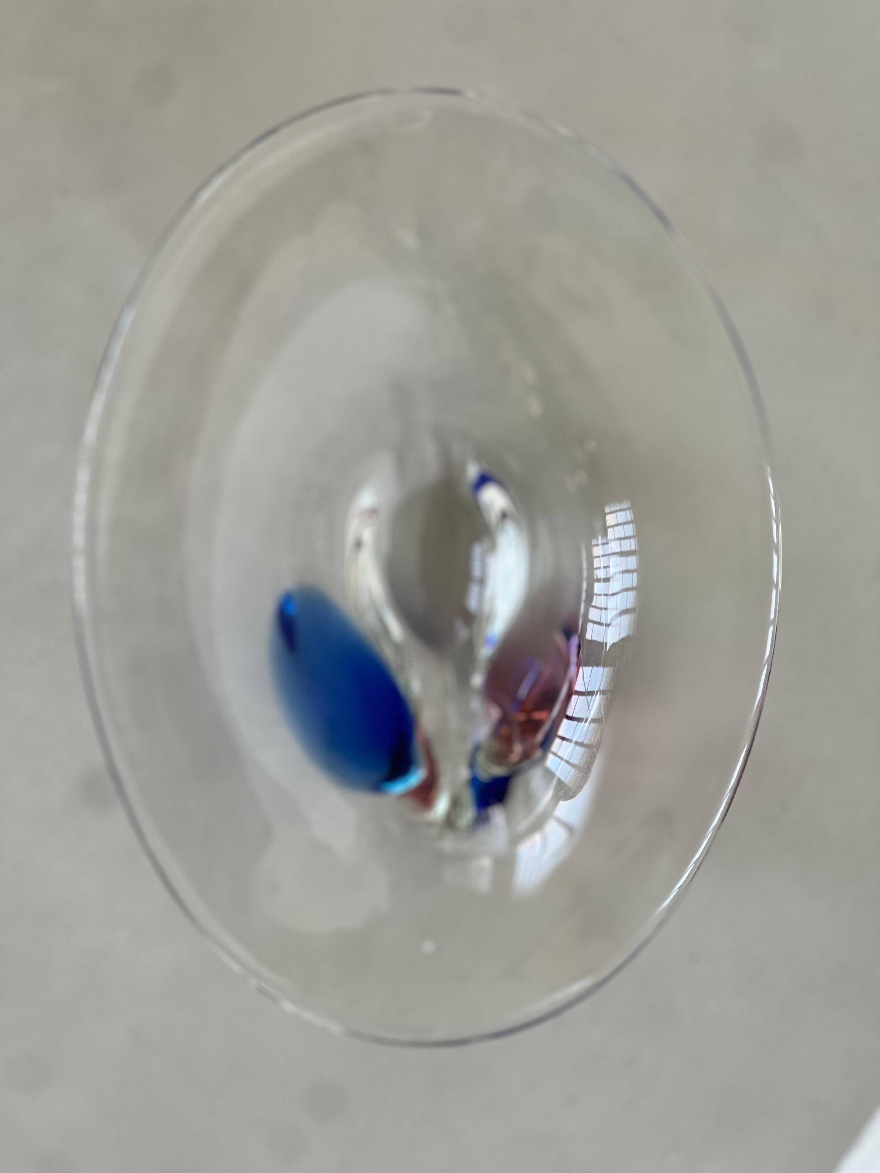 Bol décoratif en verre vintage, accents bleus, fabriqué en Italie.