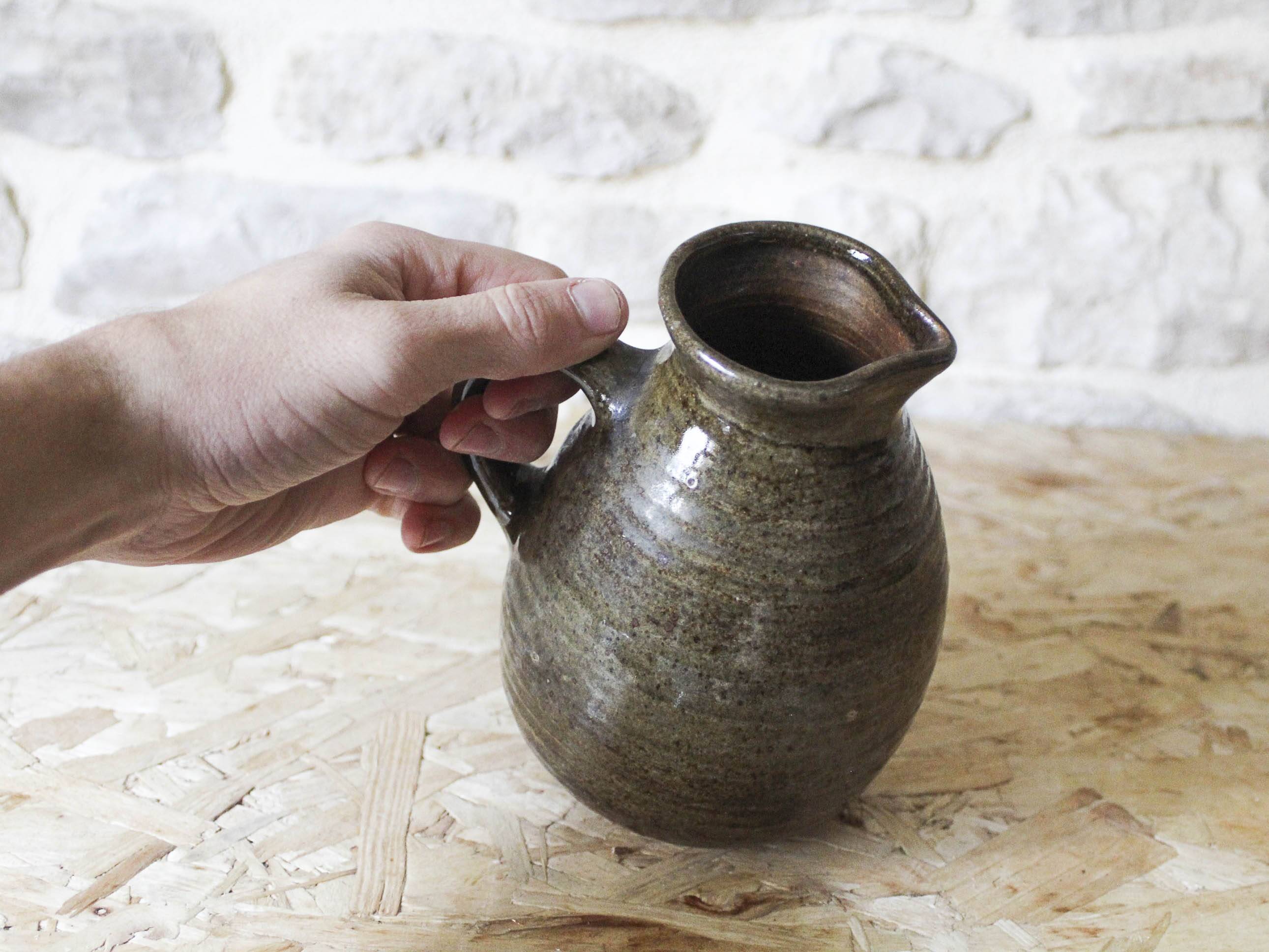 Enamelled stoneware pitcher Fontgombault Abbey