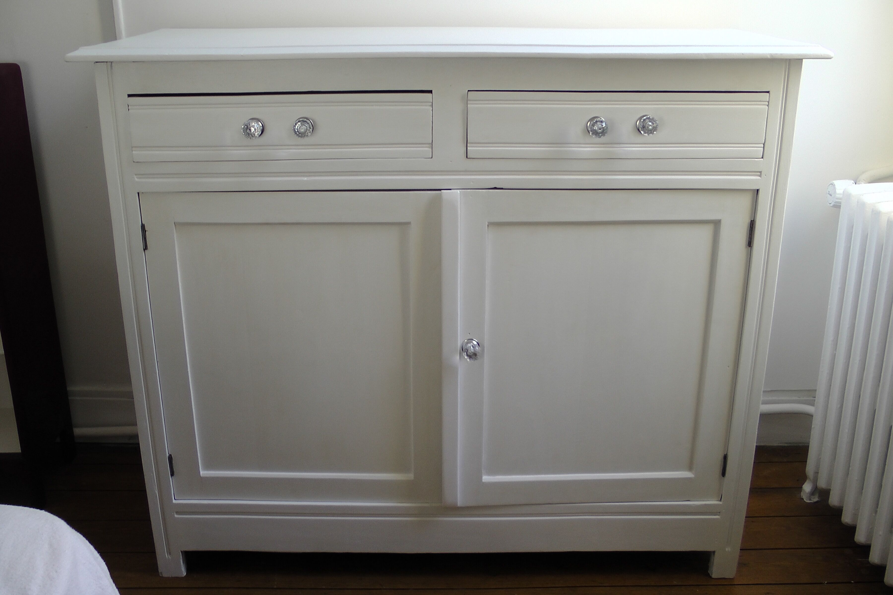 Low cabinet