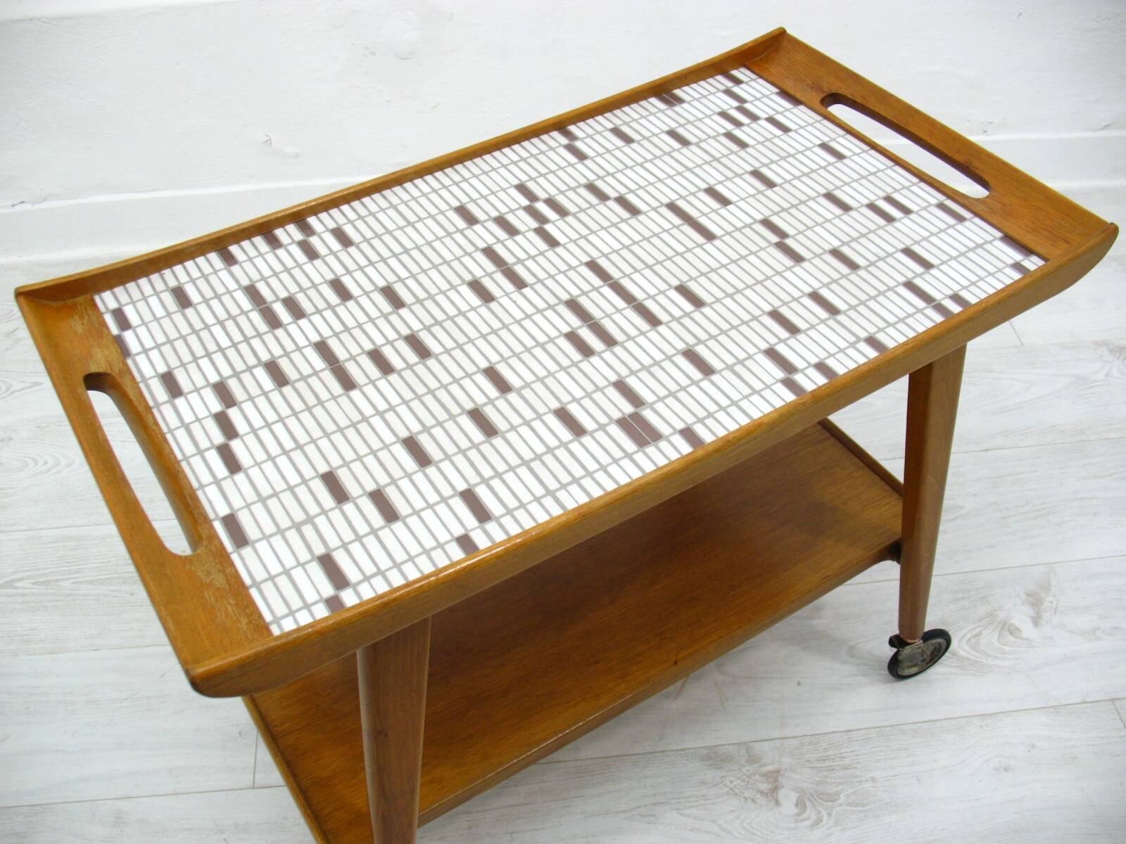 Chariot de bar et table en opale, Allemagne, années 1970.