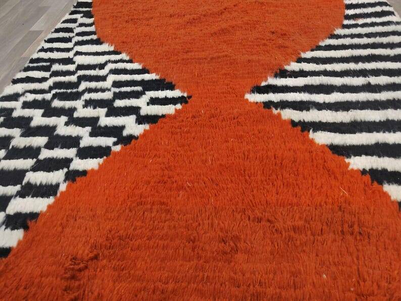 Azilal rug woven in natural wool 250cm x 150cm