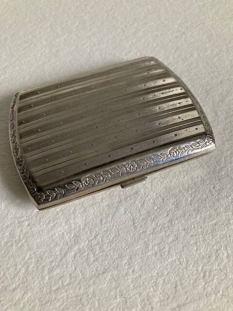 Metal cigarette case