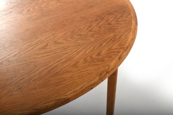 Grande table à manger Henning Kjaernulf 1958. Première production.