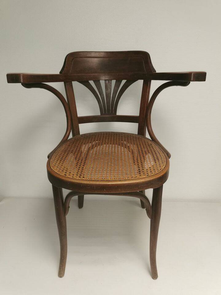 Kohn - old brasserie bar chair, american office chair sitting tanned