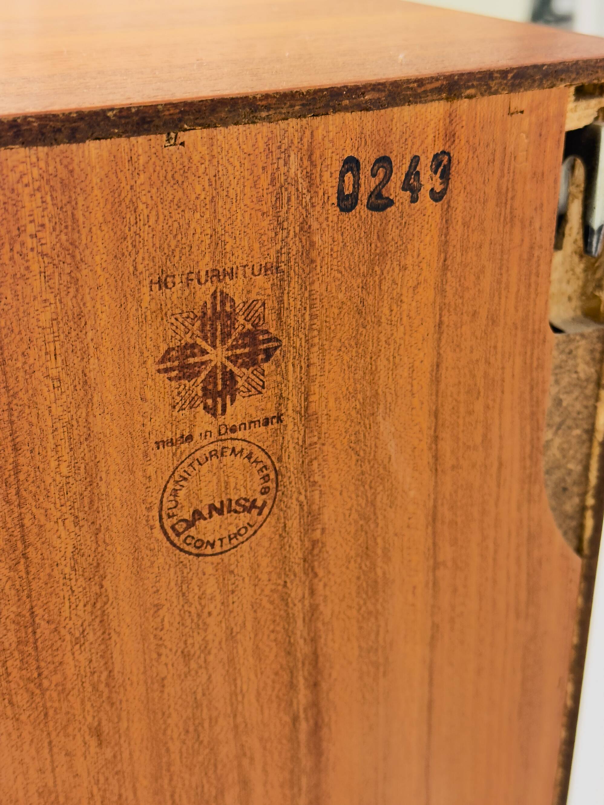 Commode en teck par Hansen et Guldborg, années 1960.