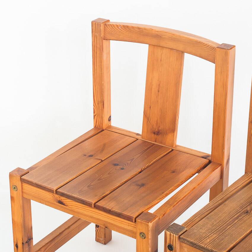 Set of four Scandinavian style chairs + bench. Pine wood. Produced by Sotka. Finland 70s