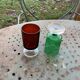 11 verres a vin ou aperitifs, 6 de couleur verte et 5 de couleur rouge vintage 1970
