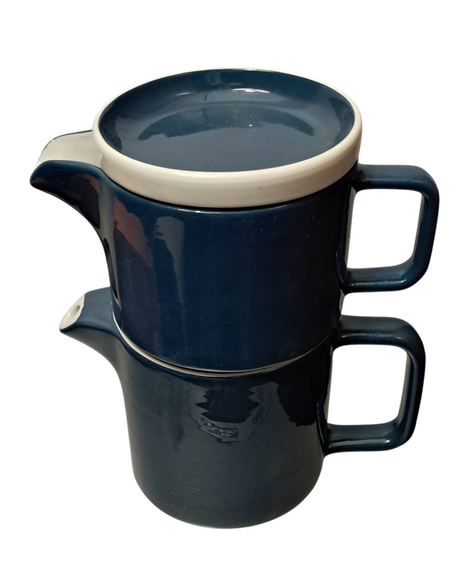 Teapot and milk jug, selfish, stackable. Sarreguemines. 1980s.