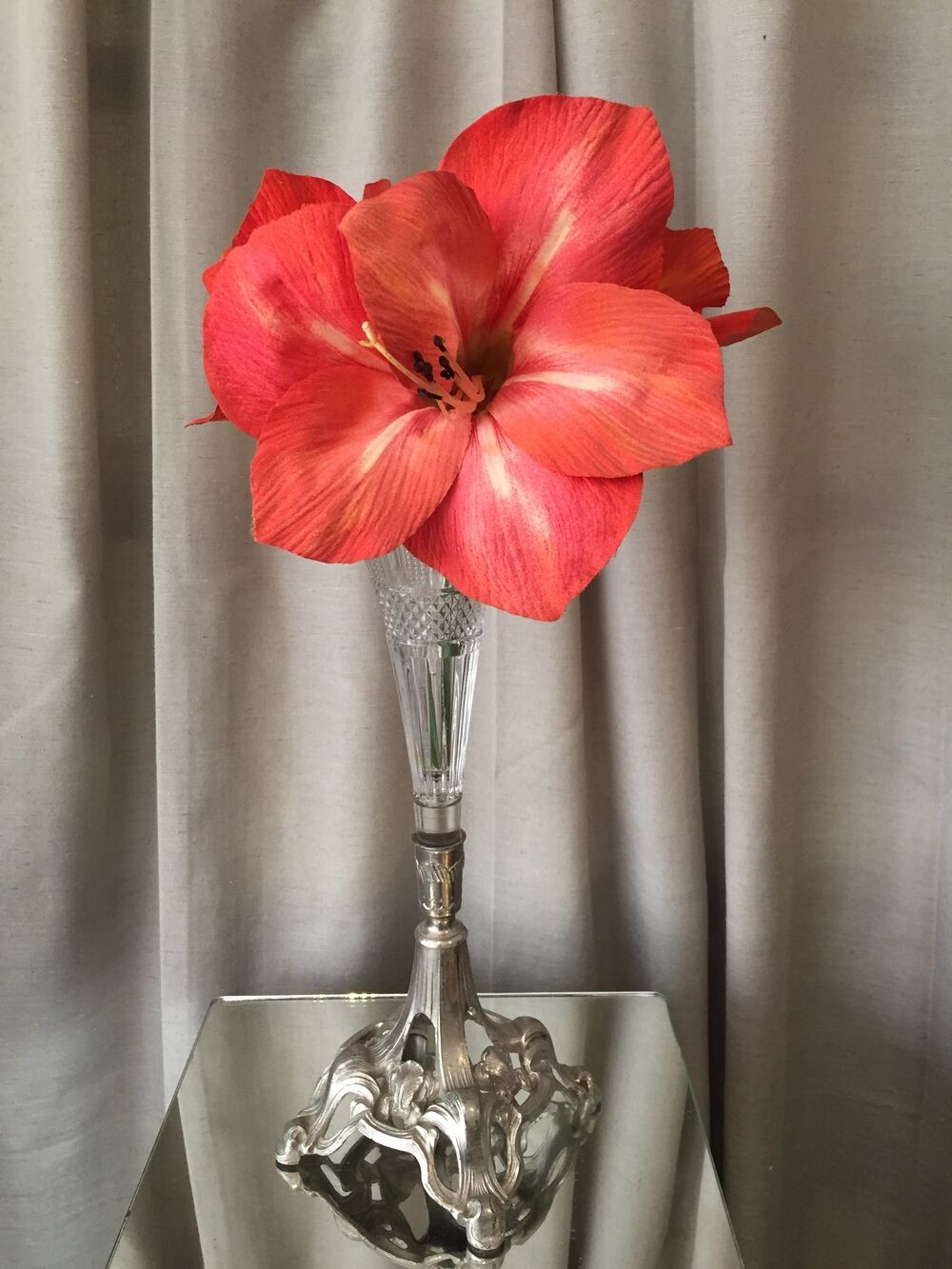 Vase soliflore in glass and regule