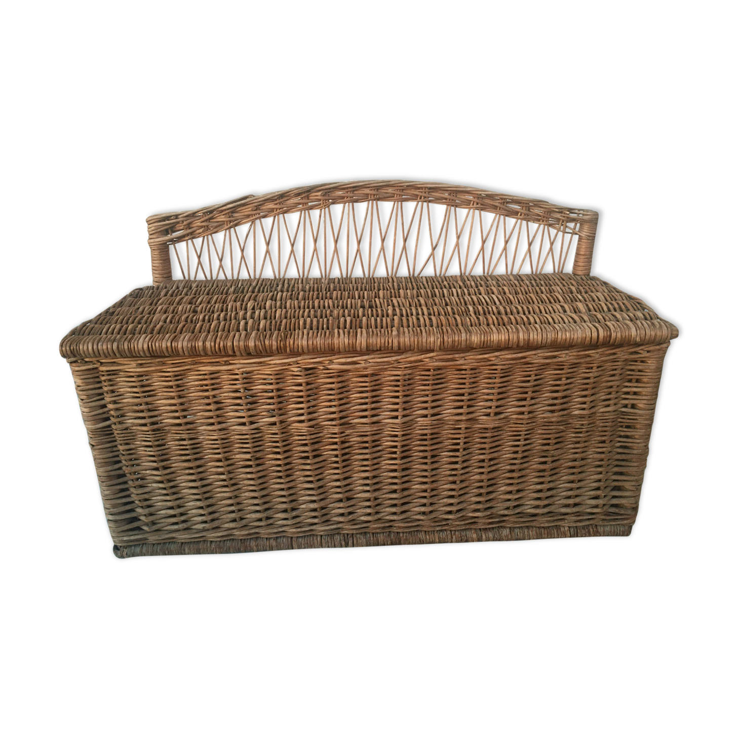 Wicker chest bench