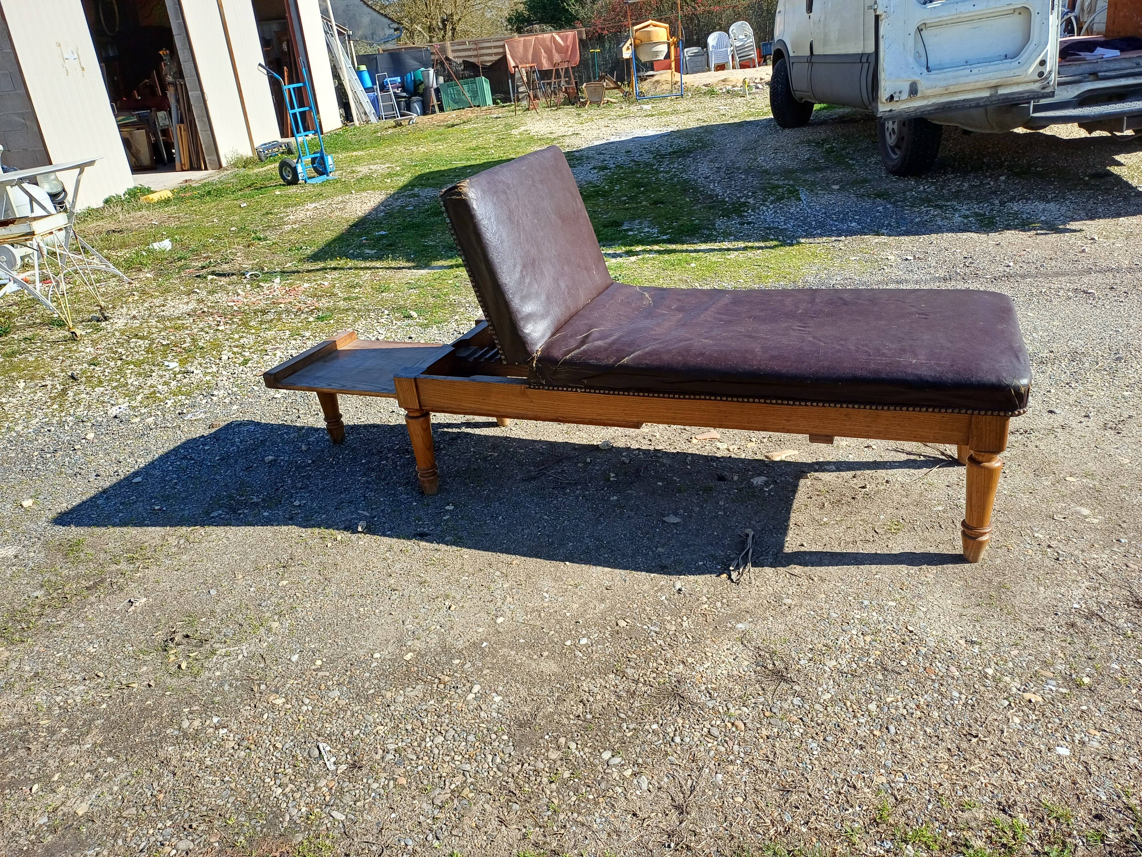 Doctor's bench oak and leather 19th