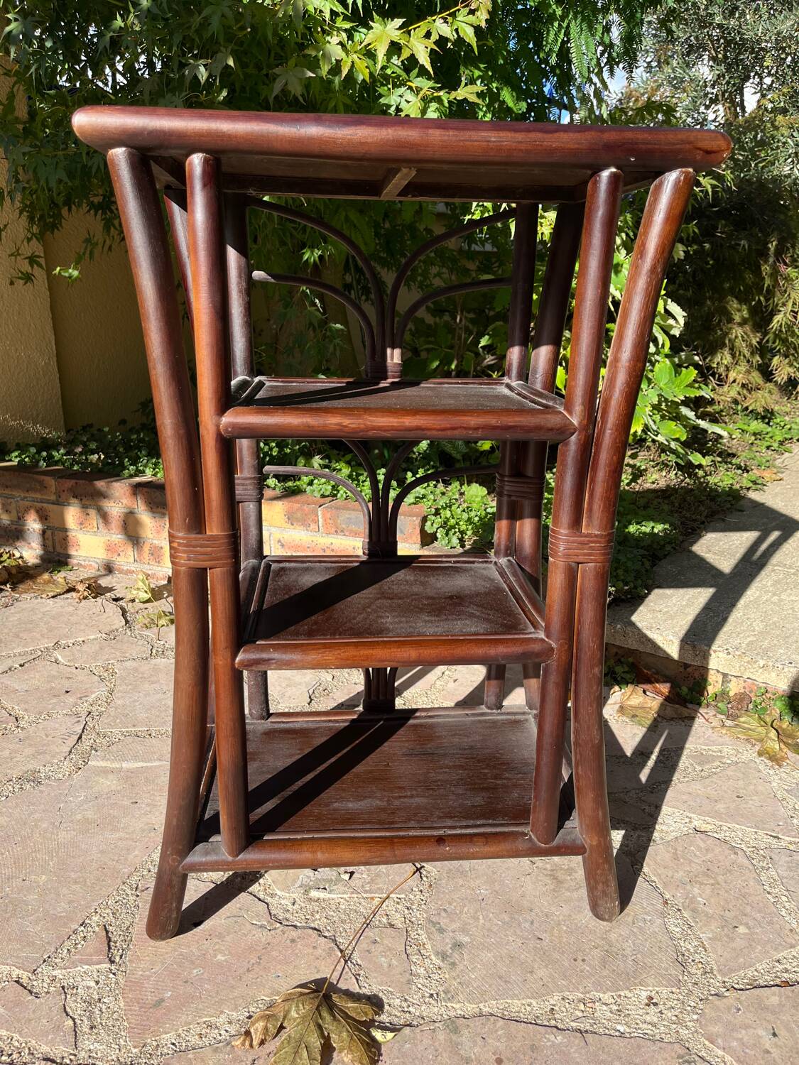 Zoomorphic glass paperweight