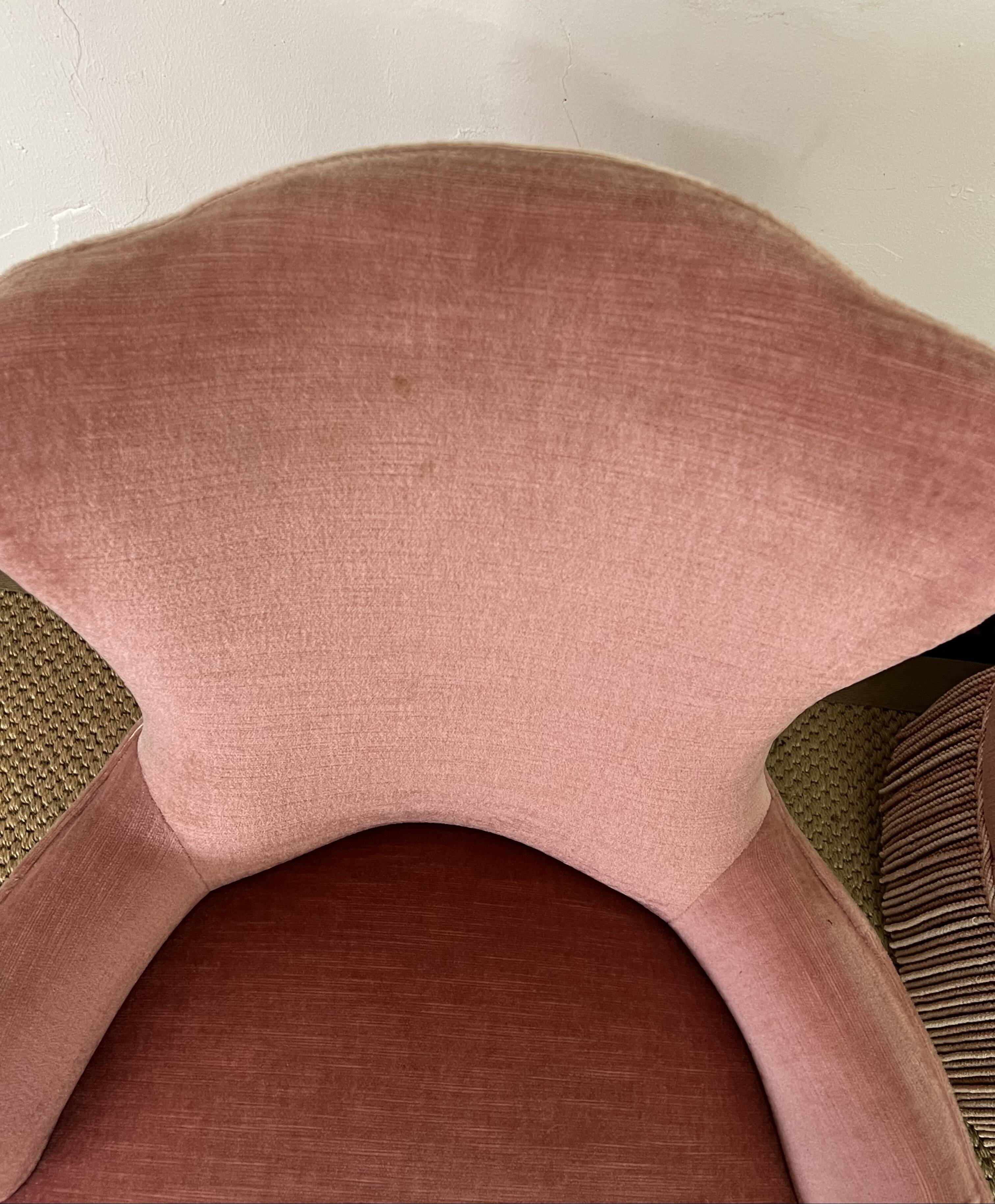 Paire de fauteuils crapaud rose poudré