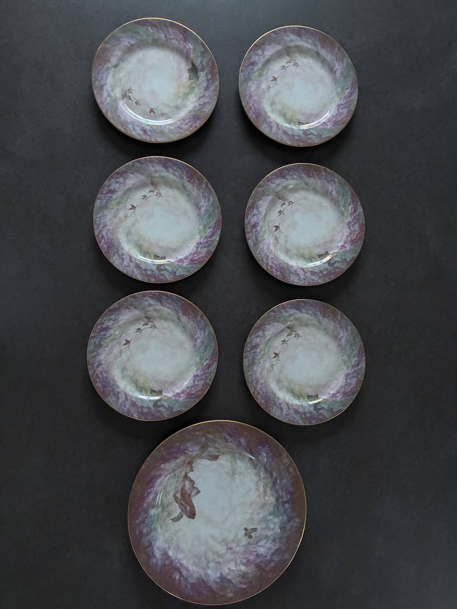 Assiettes à dessert porcelaine Daum et plat assorti