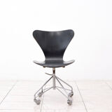 Chaise pivotante Arne Jacobsen "3117" de Fritz Hansen