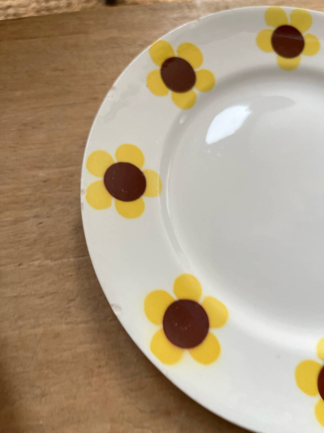 6 sunflower dessert plates Moulins des loups