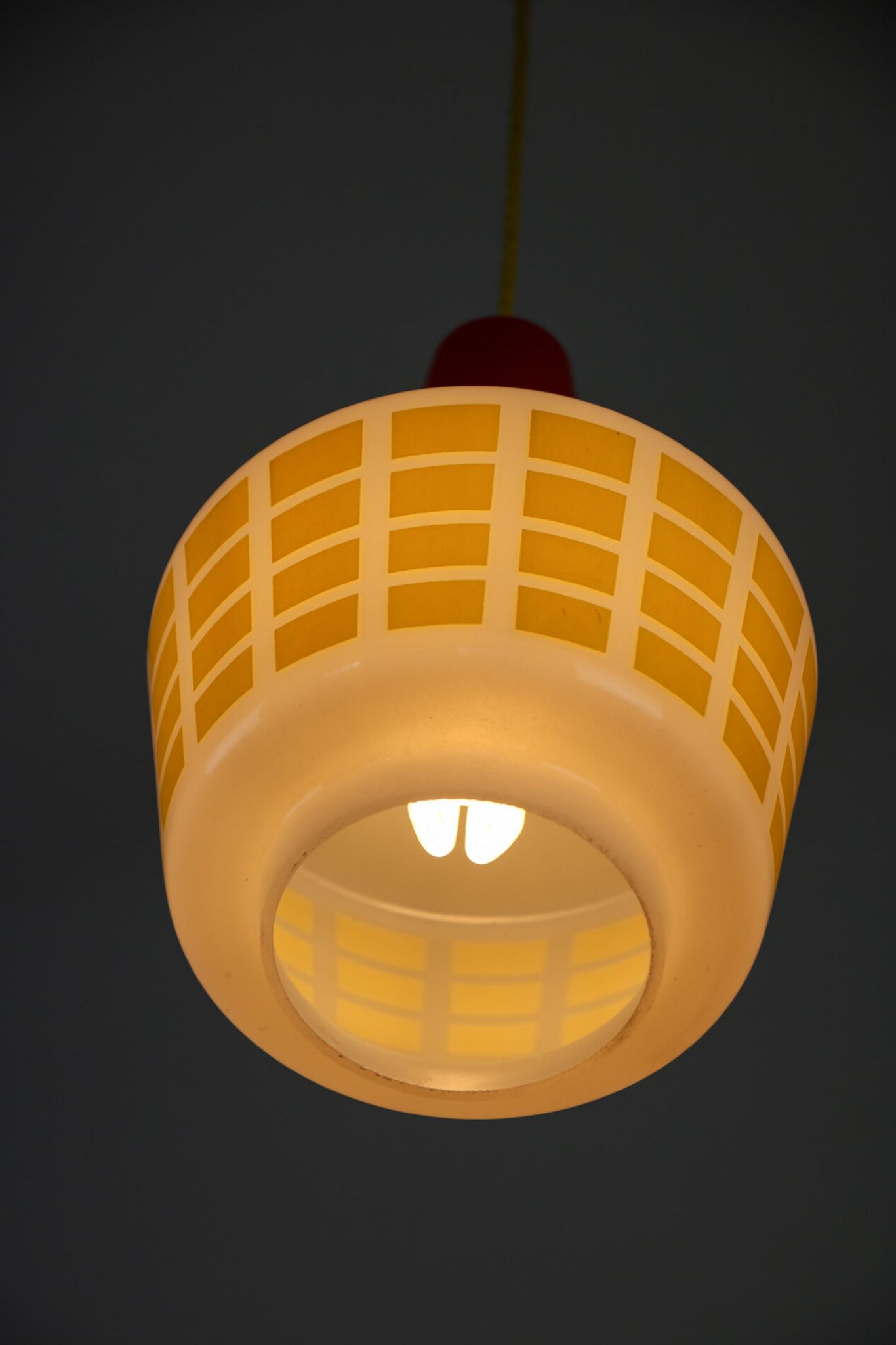 Suspension en verre rouge et jaune