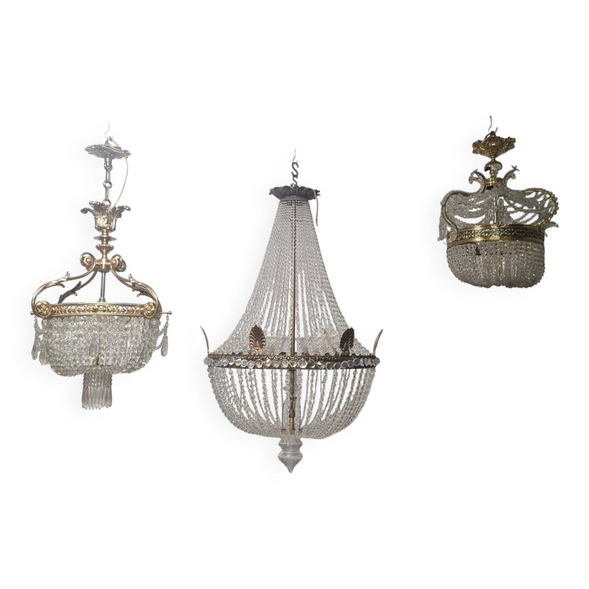 Large chandelier from the late 19th century in crystal and bronze.