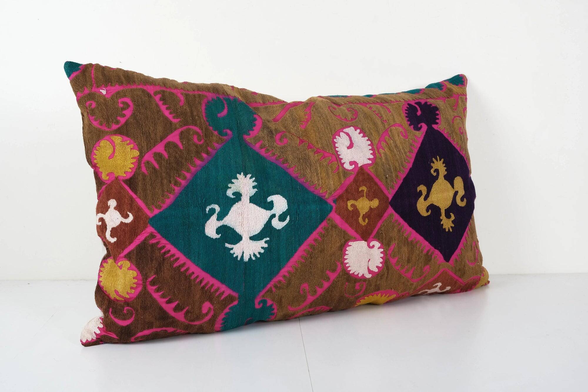 Housse de coussin brodée vintage 84x56 cm