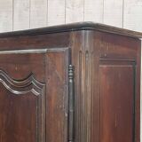 Armoire basse de style Louis XV en noyer 19ème
