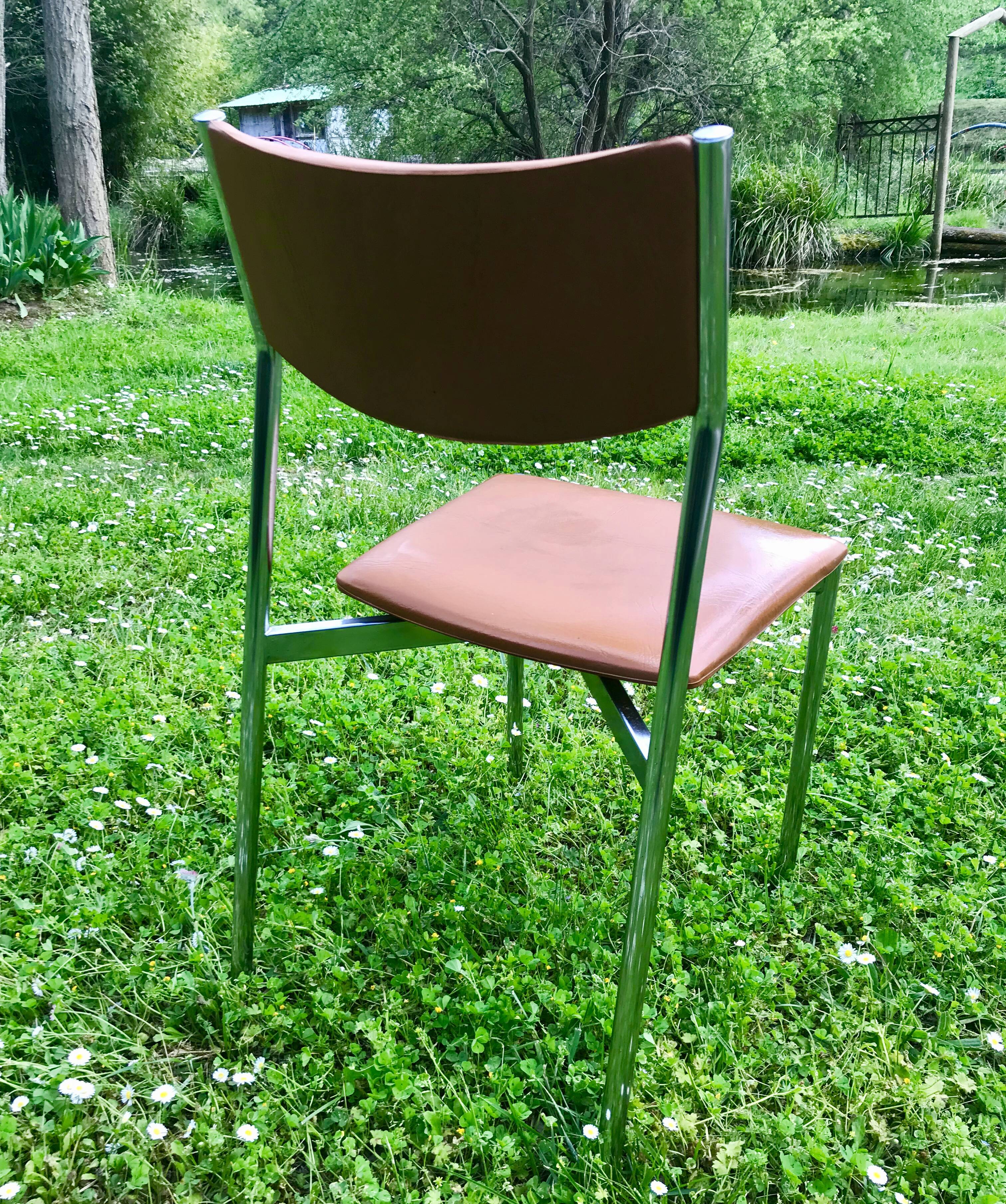 Ensemble de 8 chaises en skaï 1970