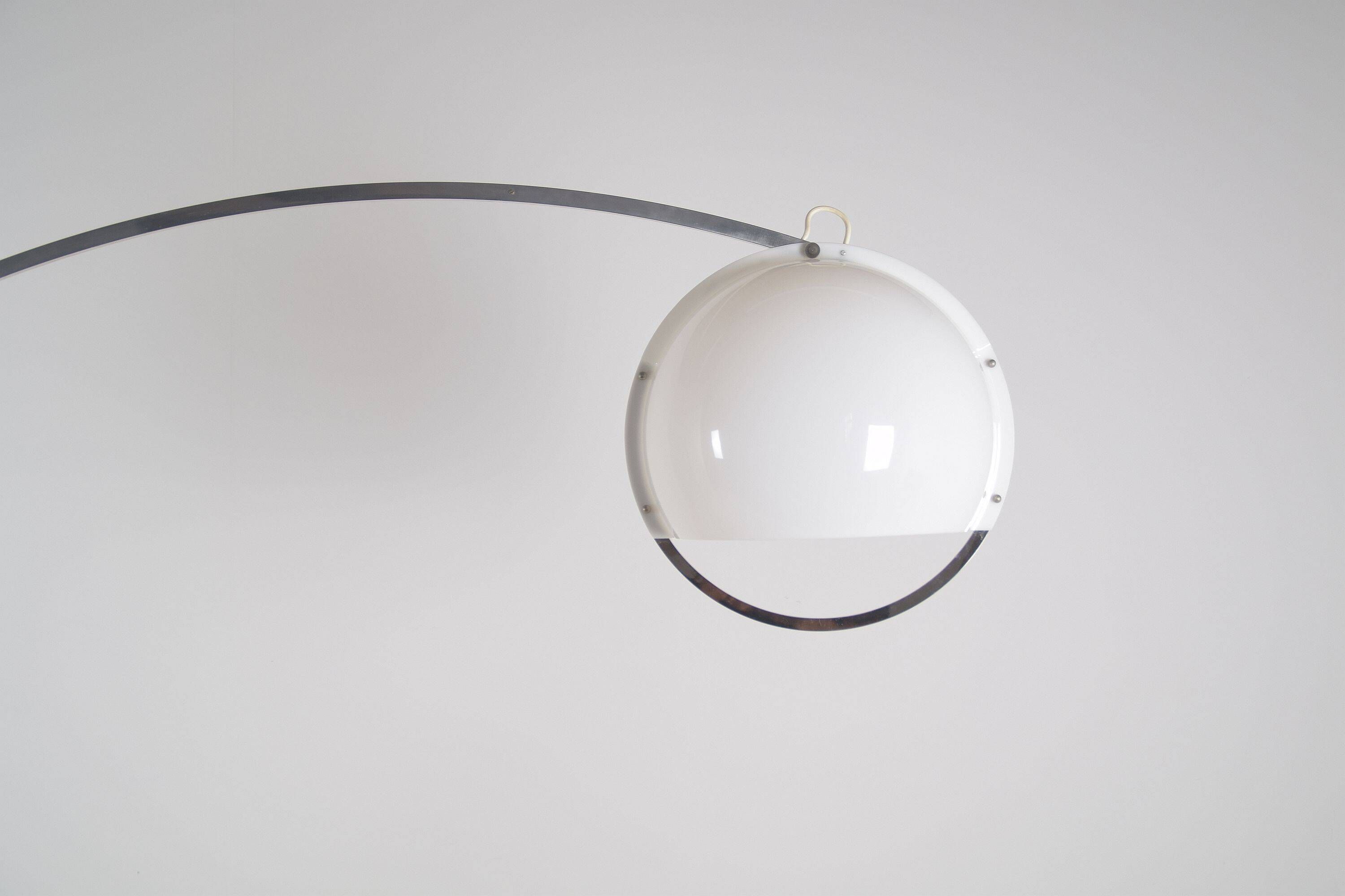 Lampe sur pied Arc italienne par Harvey Guzzini, années 1970