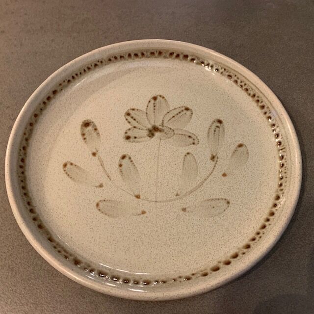 Lot of 6 flat plates in Sarreguemines Jocelyne hand-painted sandstone
