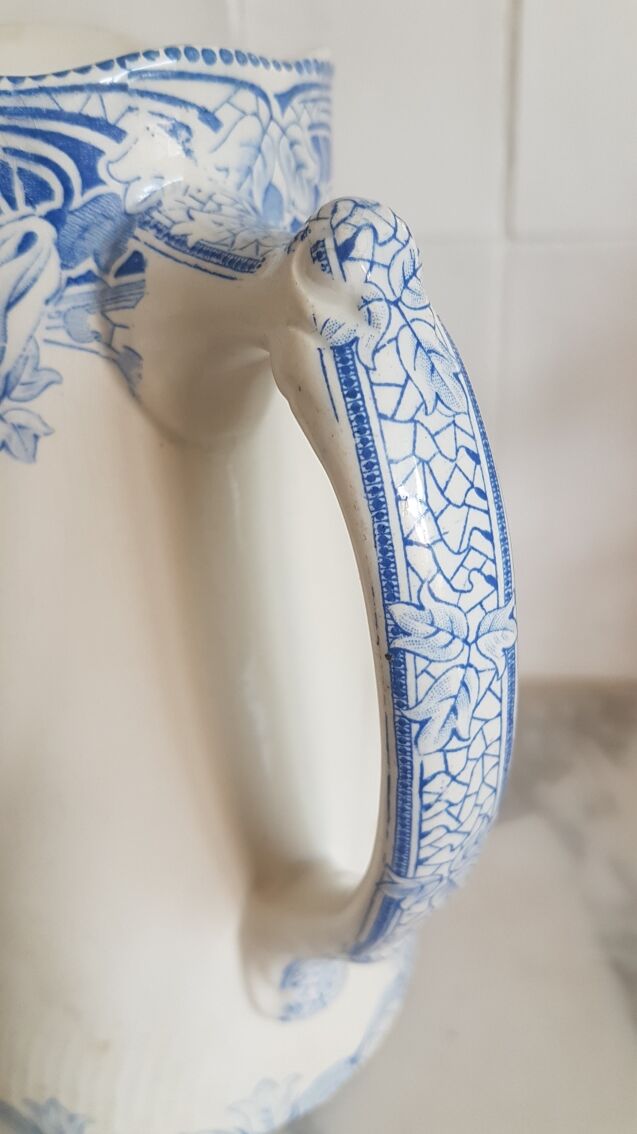 Pichet de décoration 1000 ml Blanc Bleu Céramique Feuilles Carafe d'eau Pichet de décoration 1000 ml Blanc Bleu Céramique Feuilles Carafe d'eau