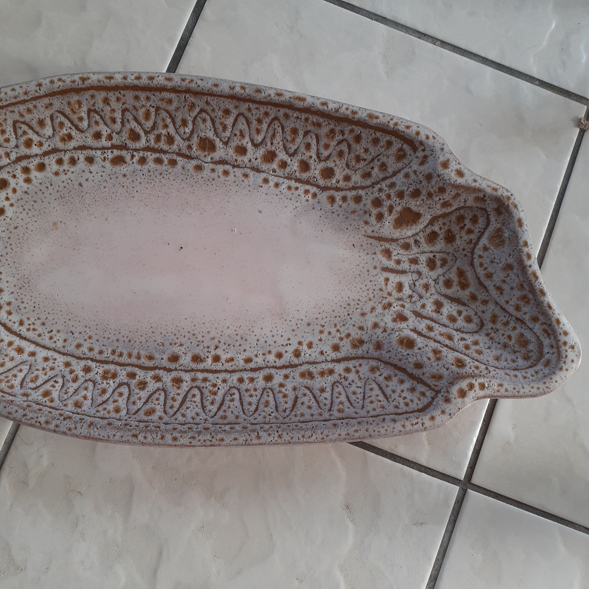 Plate in gray sandstone. Vallauris. Jean Austruy. 1970. Possibility of buying 12 and a dish;
