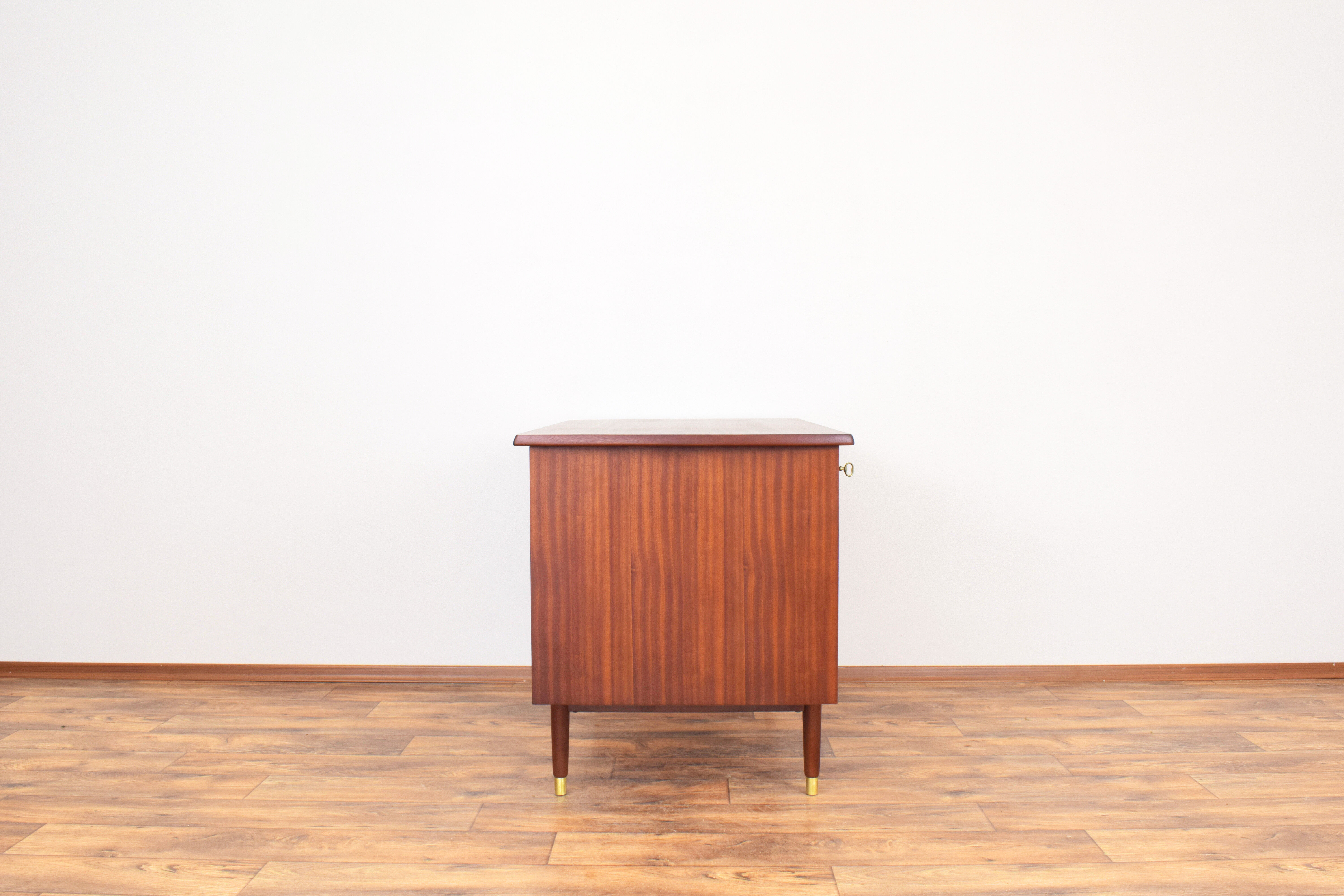 Mid-century norwegian teak desk model 44 from Brødrene Jåtogs Møbelfabrikk, 1950s.