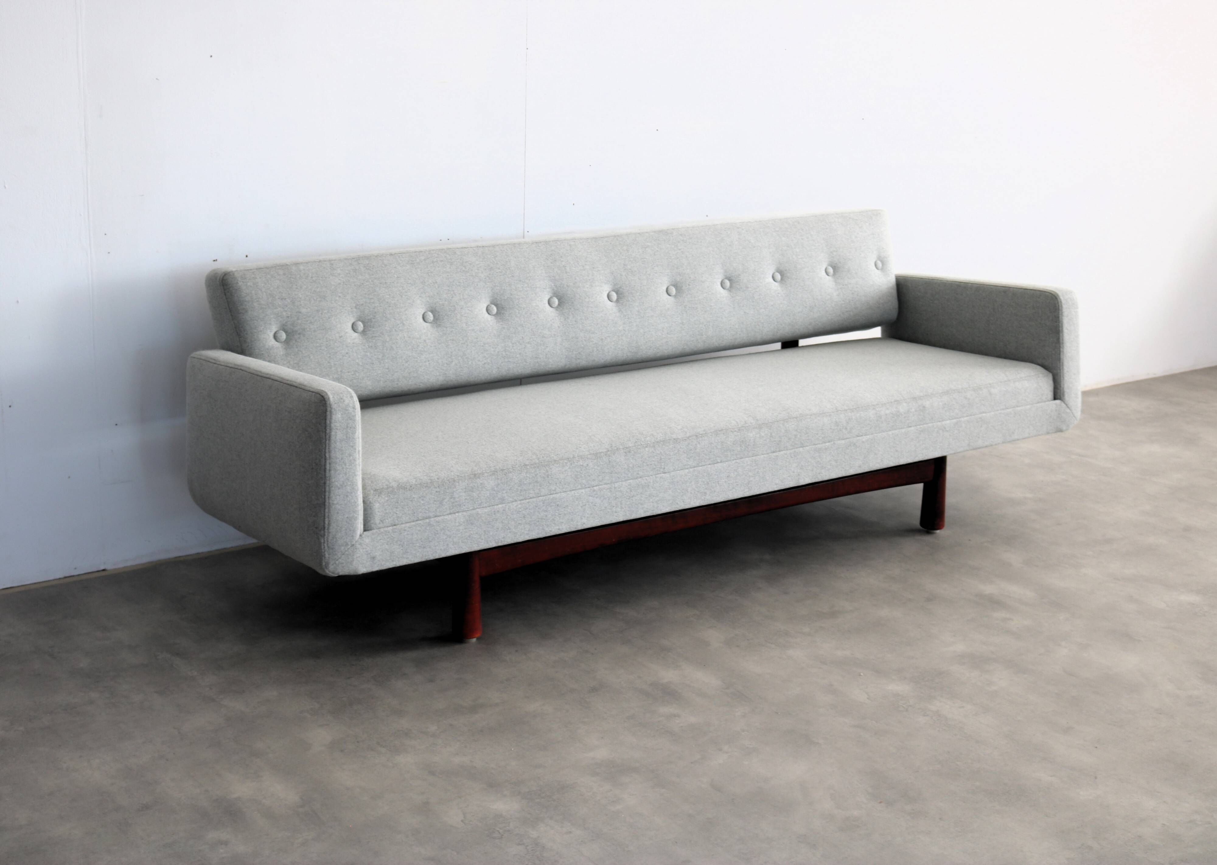 Rare sofa by Edward Wormley model "New York"