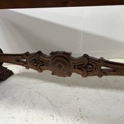 Table a manger de style Renaissance en bois massif sculpté XX siècle