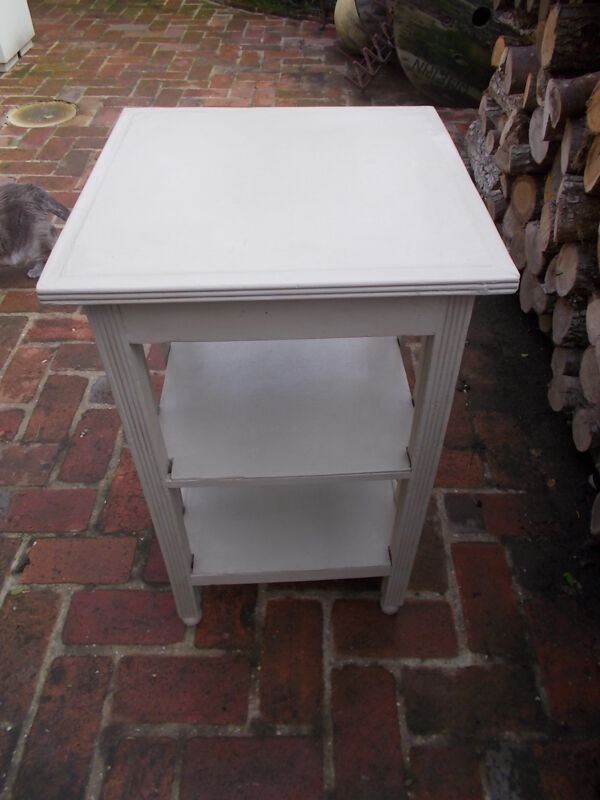 Sellette en bois gris