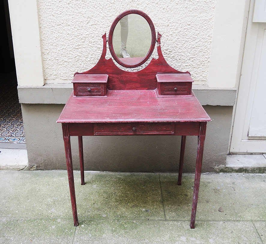 Old wooden dressing table