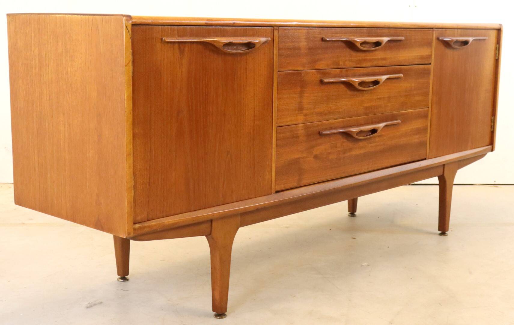 Vintage MCM Jentique 'Hoddlesden' sideboard