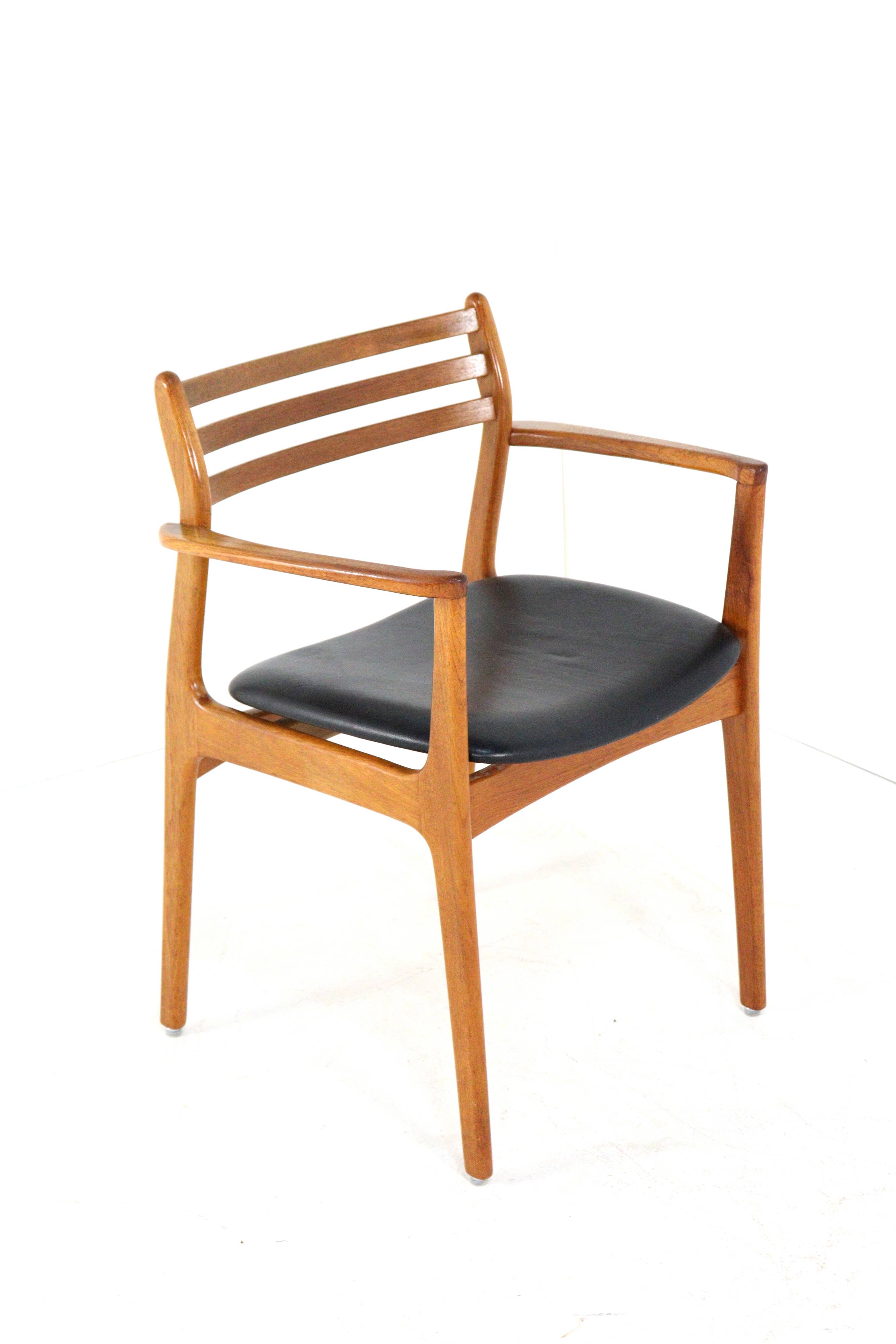 Set of 5 + 1 dining chairs 'Give' danish design