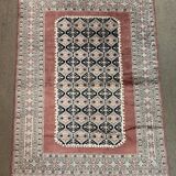 Handmade wool Oriental rug from Pakistan