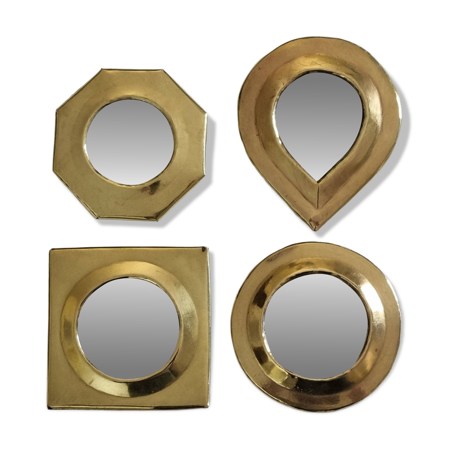 Set of 4 small wall mirrors in brass, geometric shapes, 9 cm