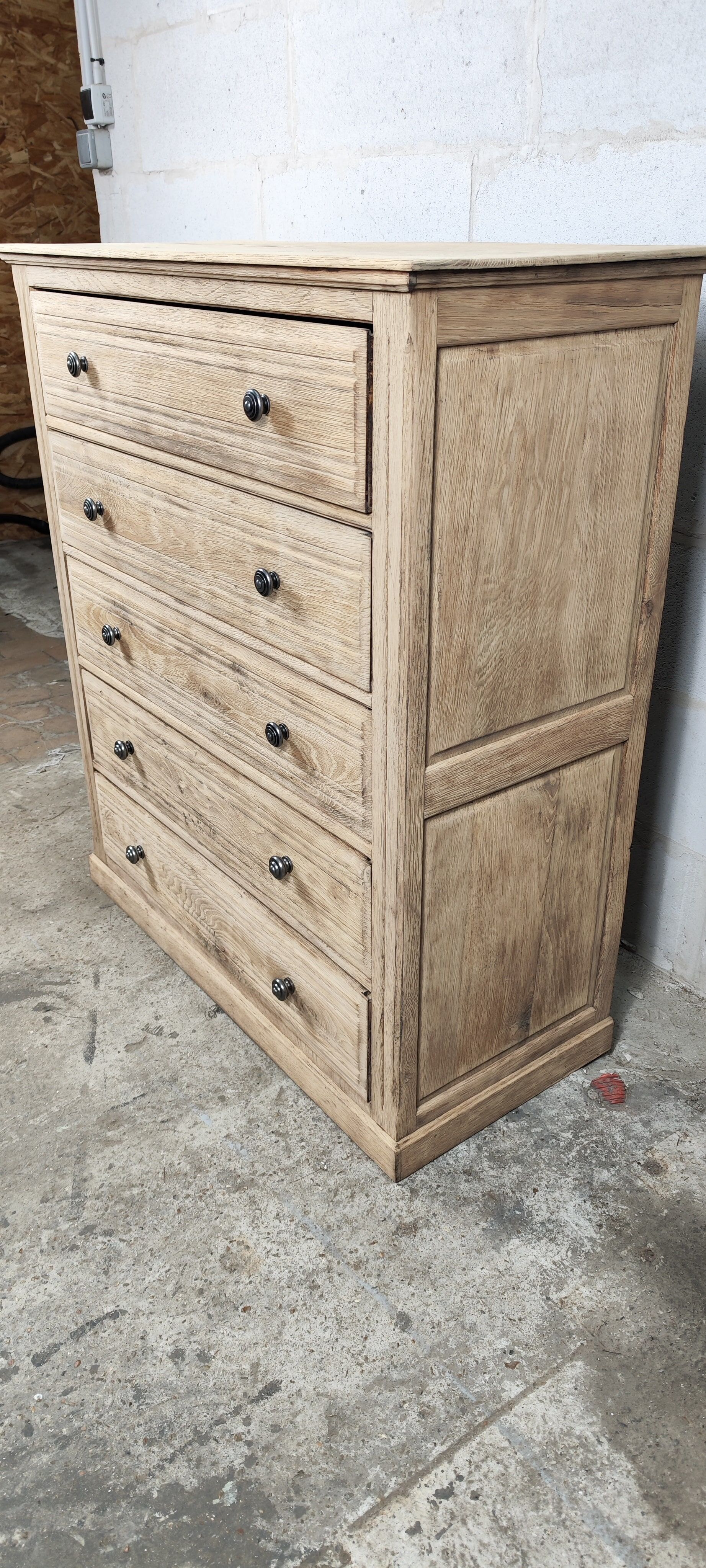 Oak chest of drawers five drawers