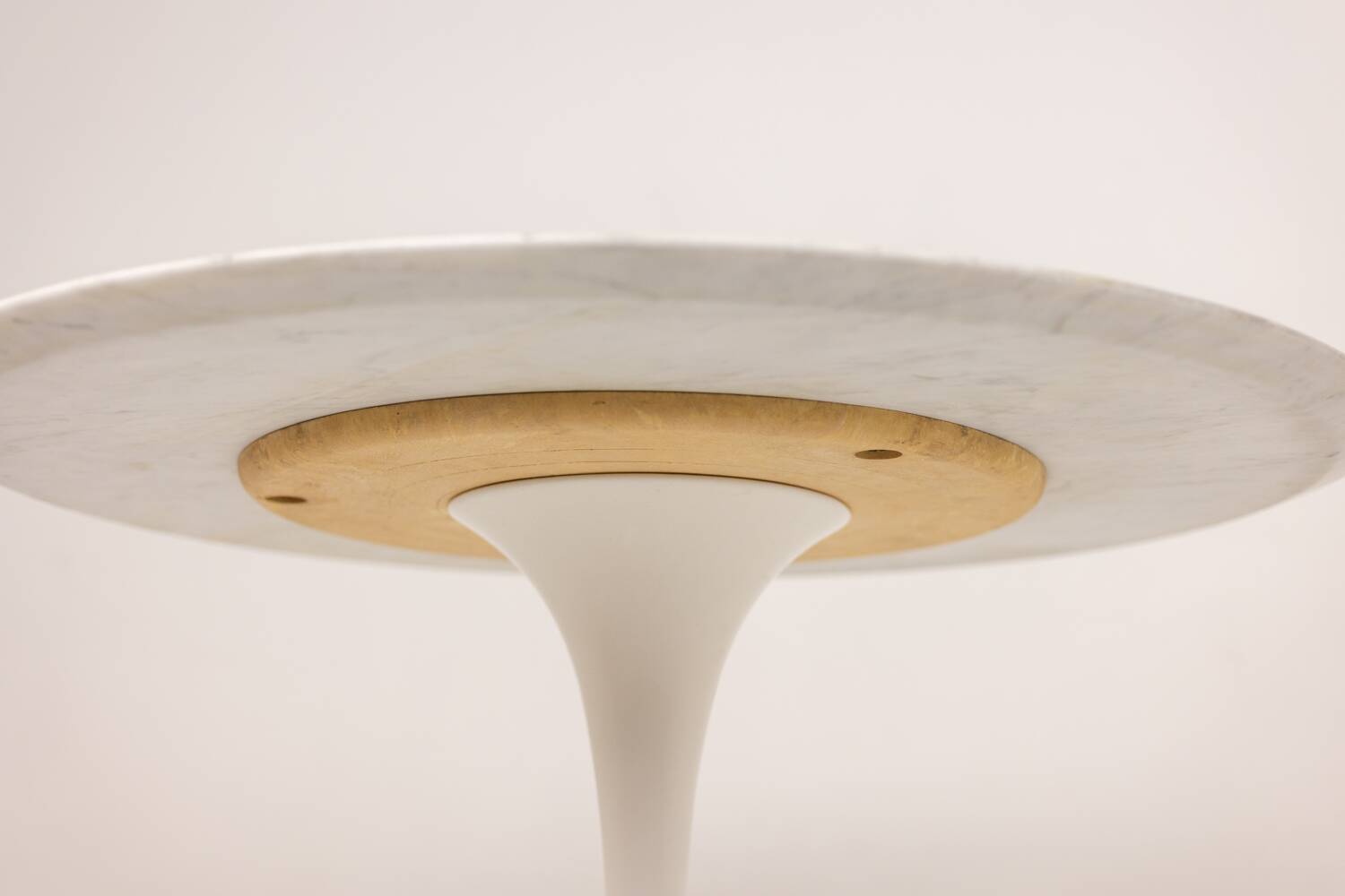 Eero Saarinen, for Knoll International. Tulip side table. Around 1970.