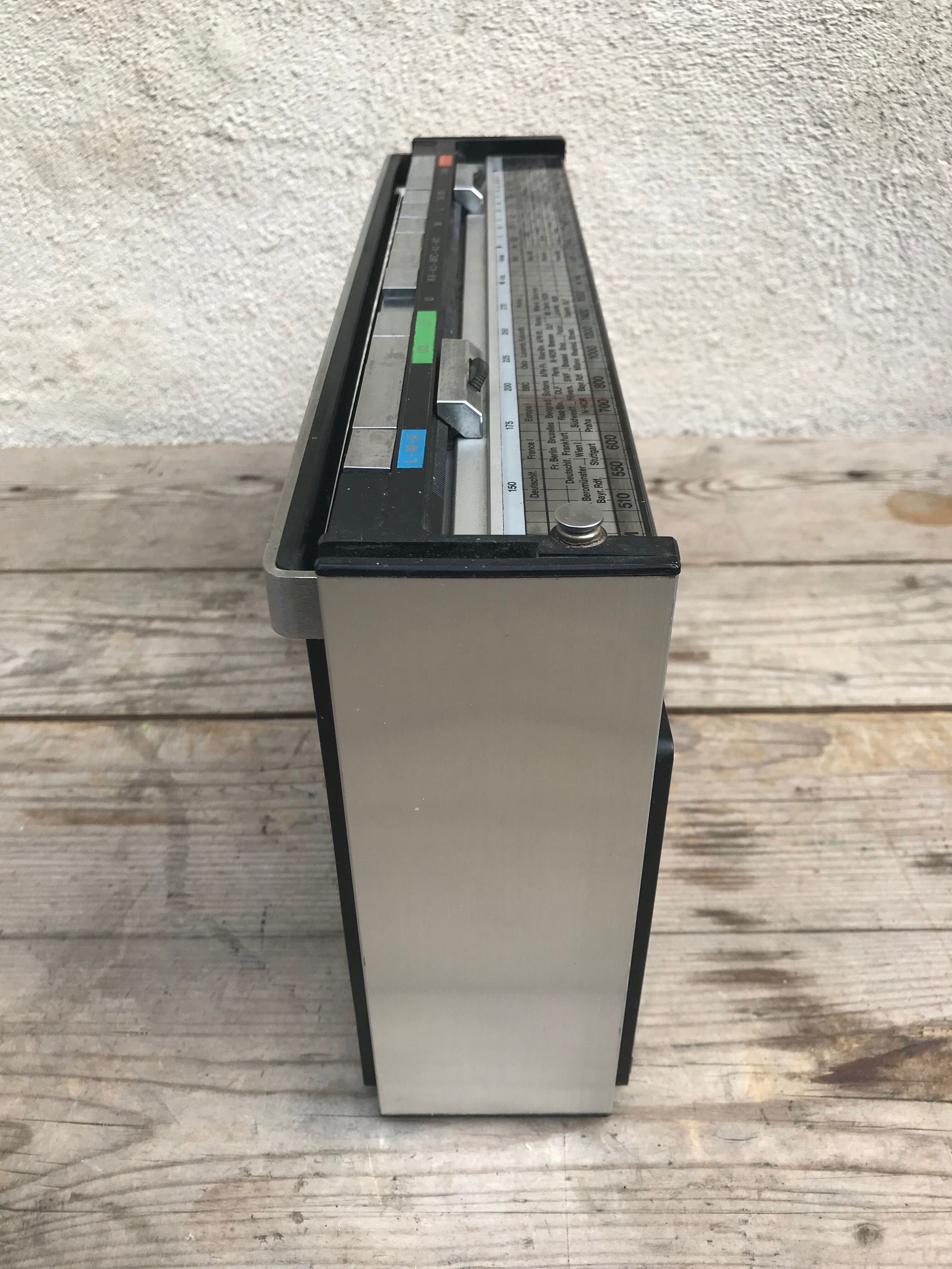 Former radio portable itt schaub lorenz bakelite