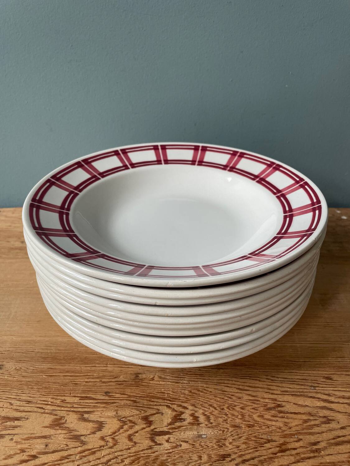 Série de 11 assiettes creuses vintage en faïence de Badonviller