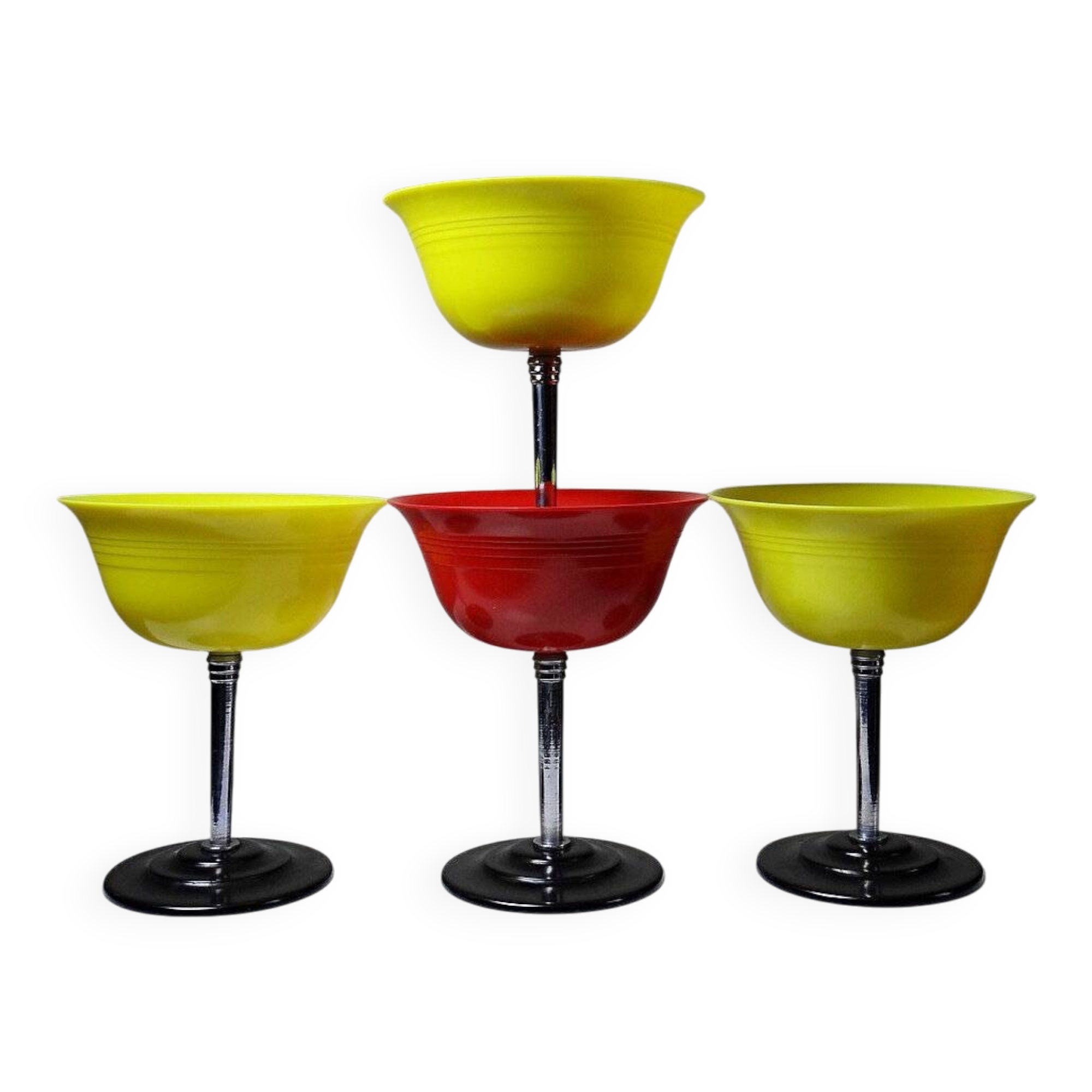 4 Art Deco dessert bowls in Nudawn & Catalin, Canada, 1930s