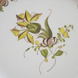 Very pretty round serving dish from Boch La Louvière in good condition
