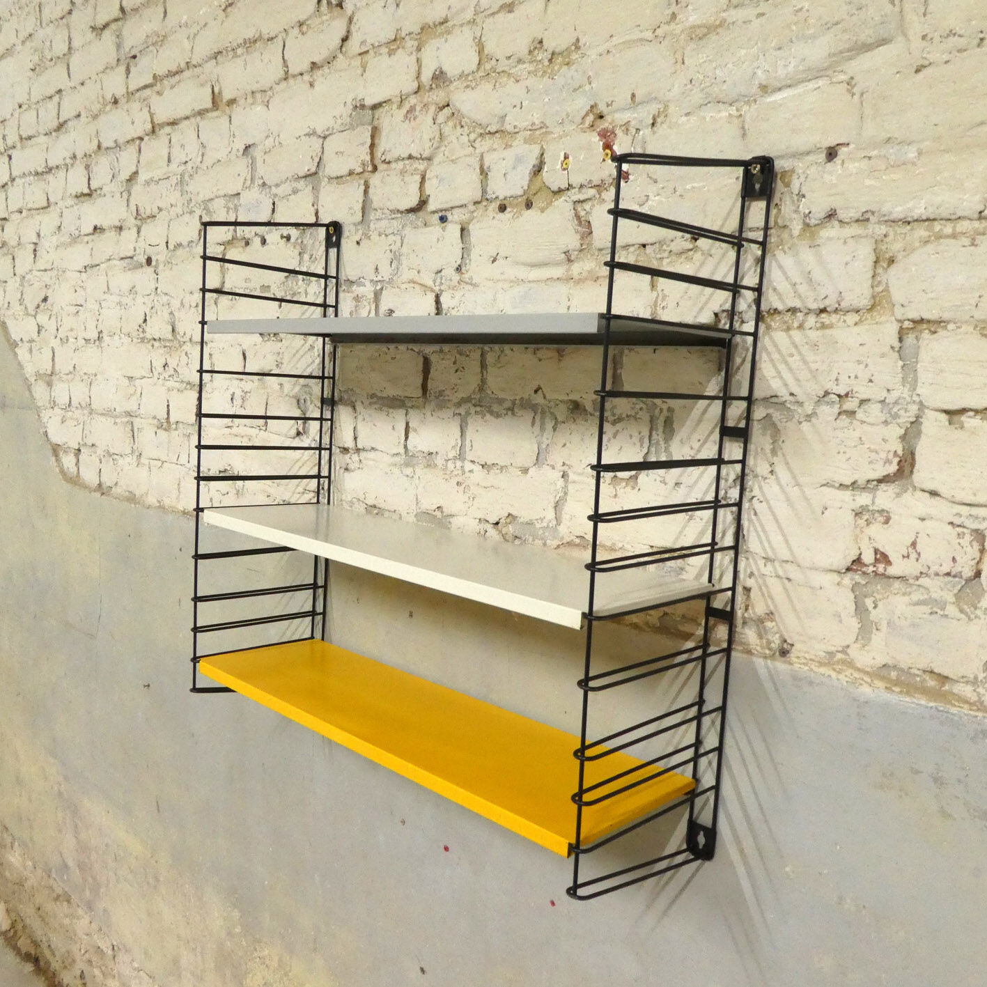 Vintage tomado shelf